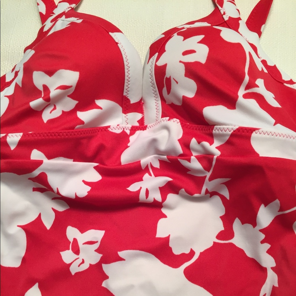 Lands’ End One-Piece Swimsuit - Picture 3 of 6